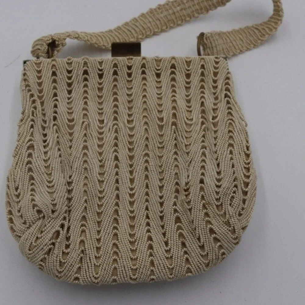 Vintage Cream Beaded Clam Shell Handbag Clutch - Picture 6 of 11